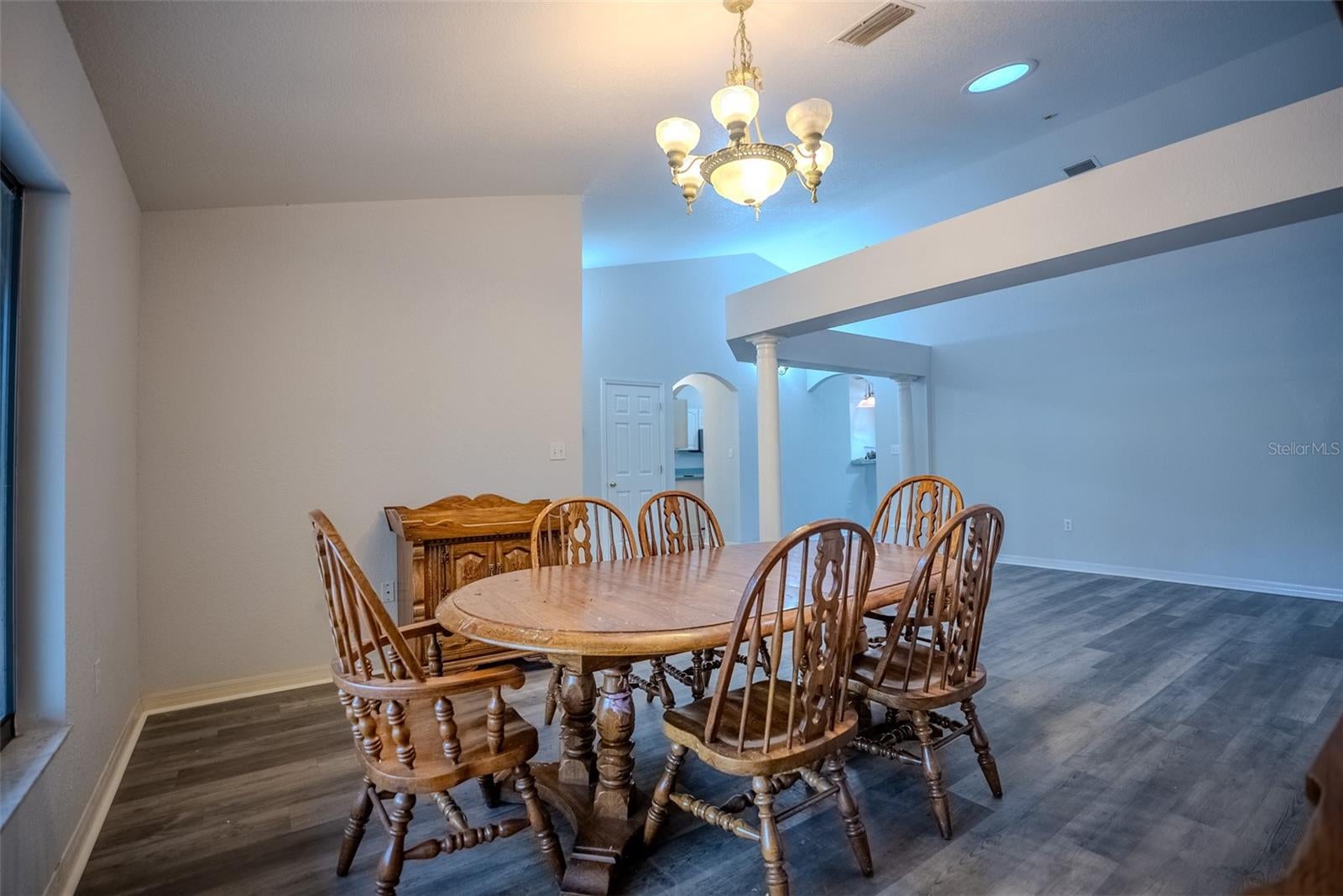LADY LAKE, Florida, 32159, United States, 5 Bedrooms Bedrooms, ,3 BathroomsBathrooms,Residential,For Sale,1850305