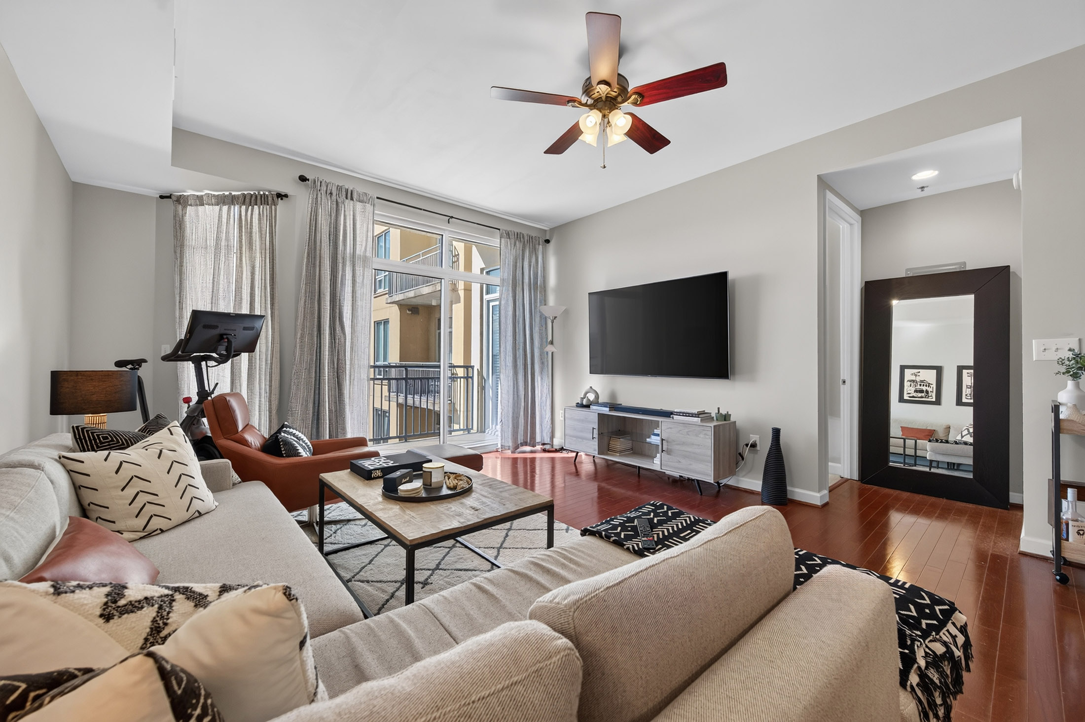  Stylish One Bedroom Condo with Great Amenities and Exceptional Buckhead Location - 物件實景