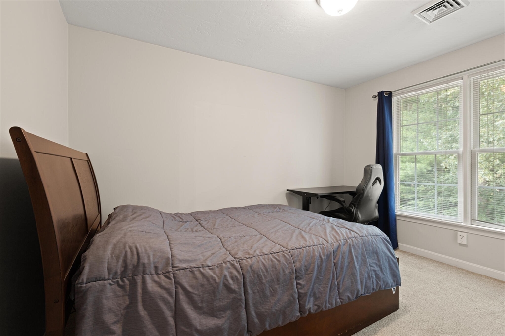 Upton, Massachusetts, 01568, United States, 3 Bedrooms Bedrooms, ,3 BathroomsBathrooms,Residential,For Sale,1912549