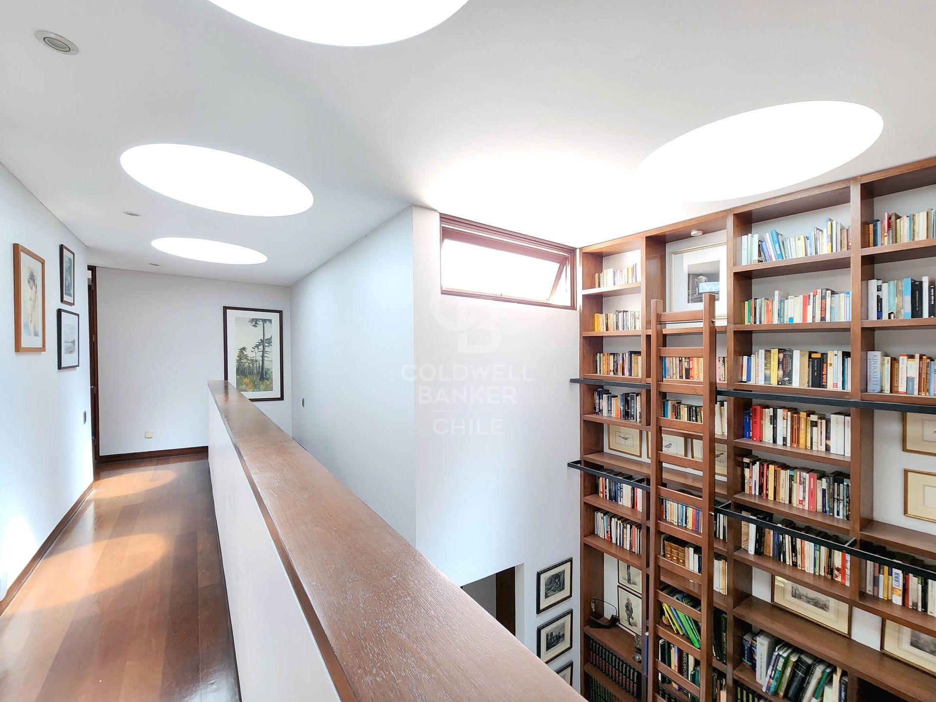 Vitacura, Chile, 3 Bedrooms Bedrooms, ,4 BathroomsBathrooms,Residential,For Sale,1867127