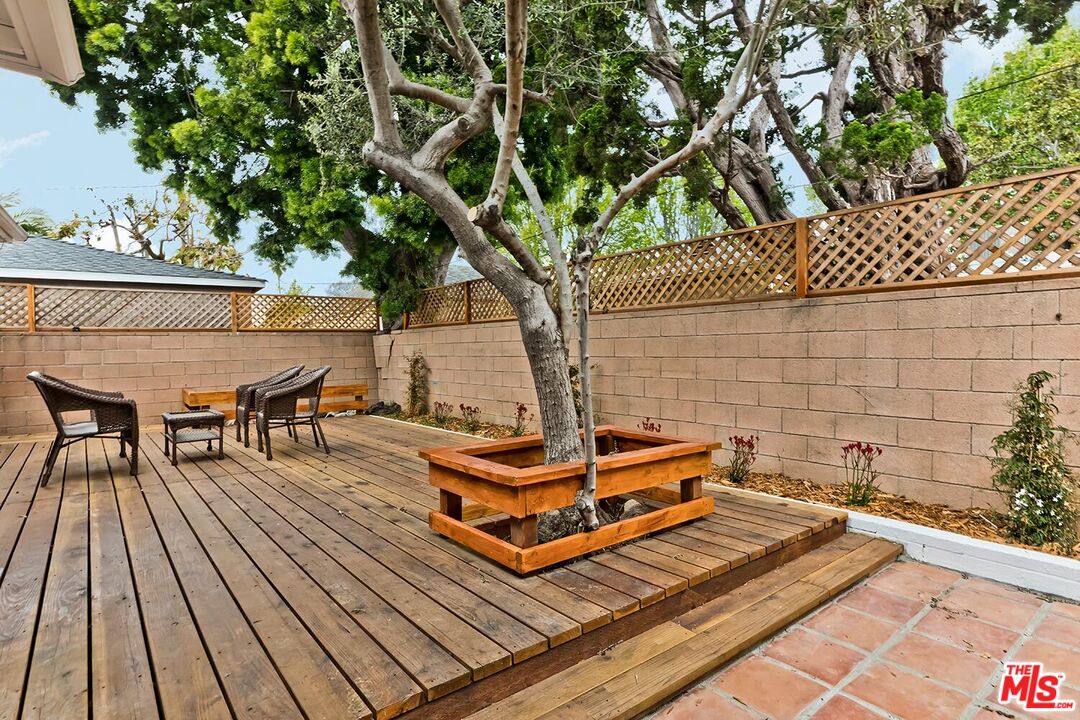 Los Angeles, California, 90064, United States, 3 Bedrooms Bedrooms, ,2 BathroomsBathrooms,Residential,For Sale,1777643