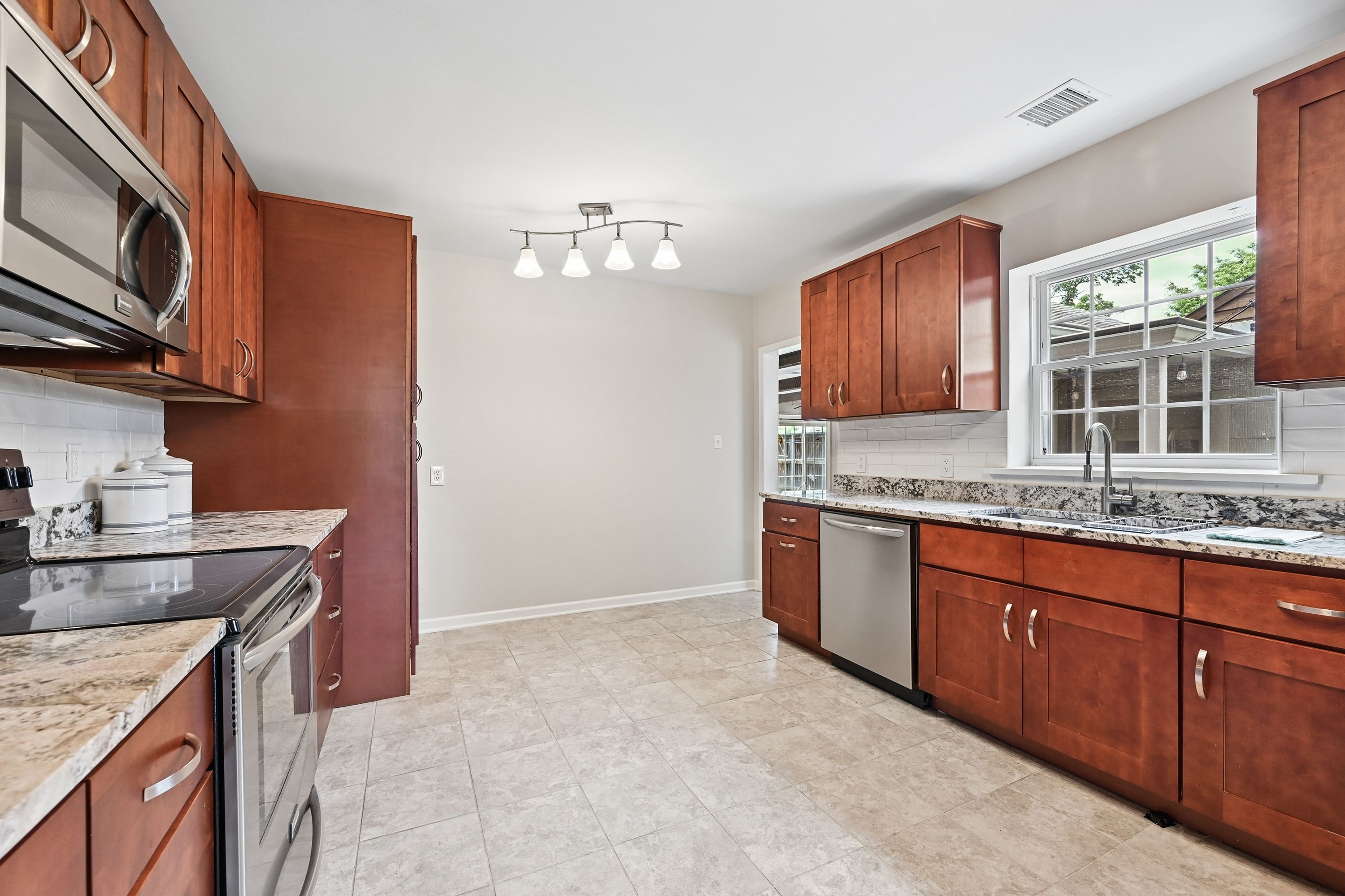  2444 East 20th Street, Tulsa, OK 74104 - 物件實景