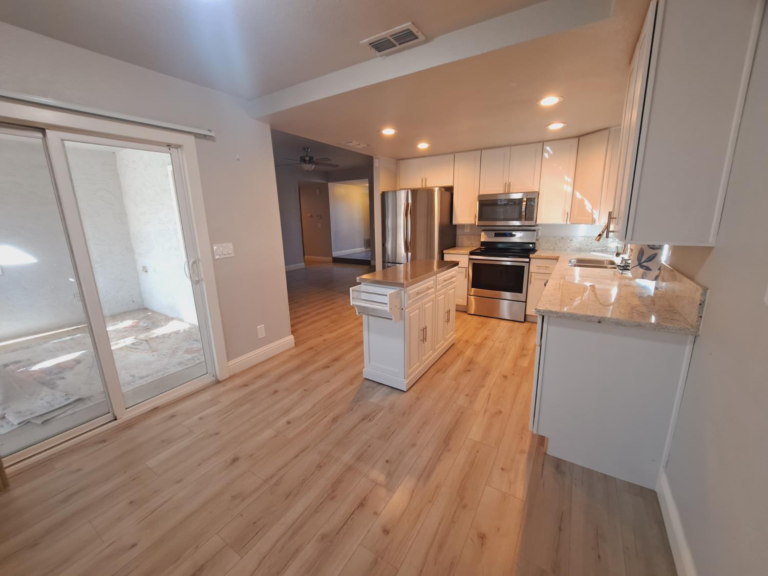 Lincoln, California, 95648, United States, 3 Bedrooms Bedrooms, ,2 BathroomsBathrooms,Residential,For Sale,1983454