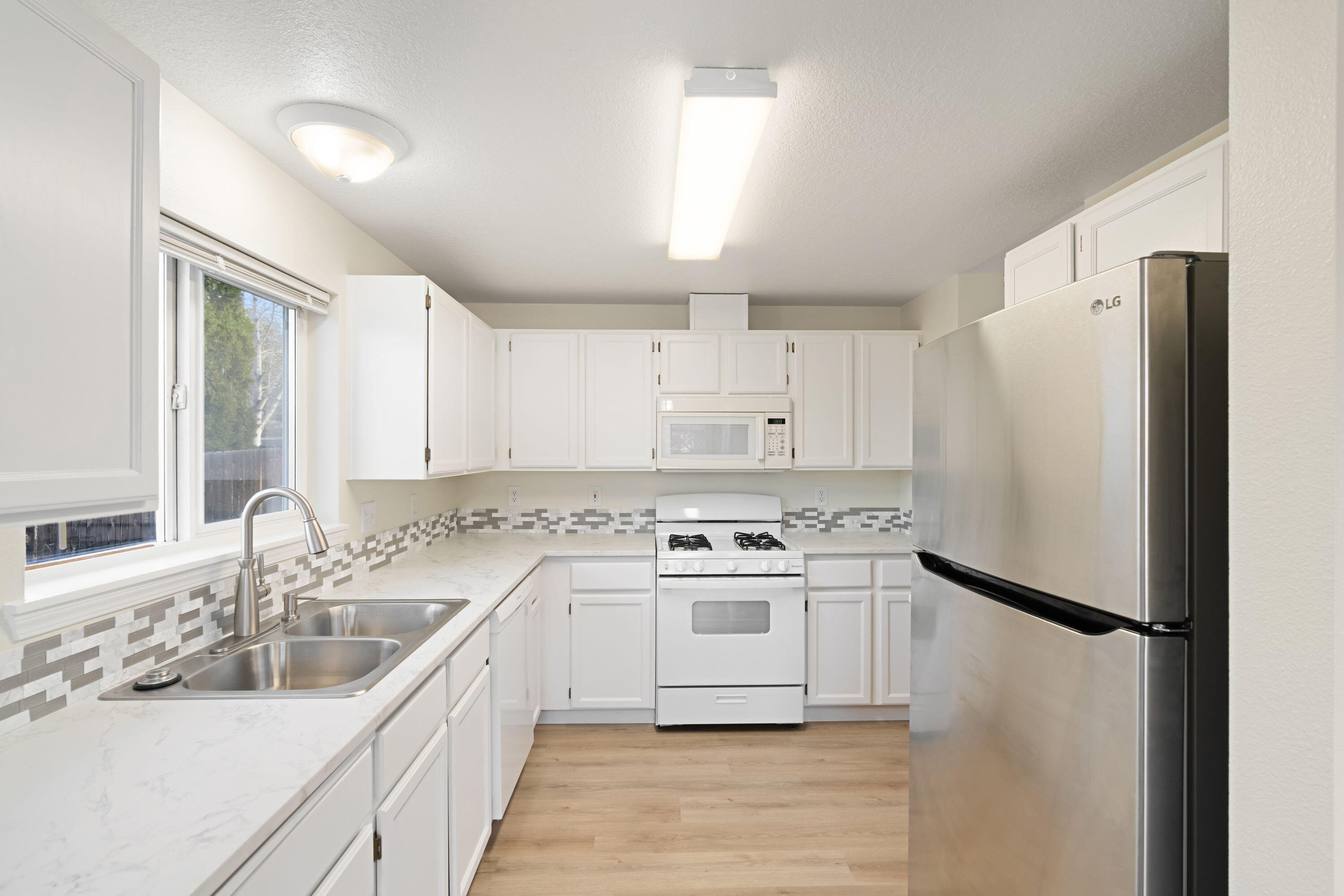 Bend, Oregon, 97701, United States, 3 Bedrooms Bedrooms, ,2 BathroomsBathrooms,Residential,For Sale,1697036