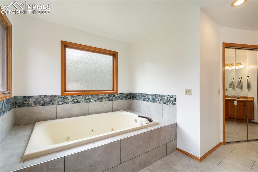 Monument, Colorado, 80132, United States, 4 Bedrooms Bedrooms, ,4 BathroomsBathrooms,Residential,For Sale,1934260