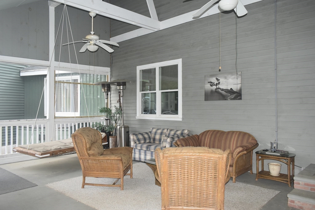 Spencer, Massachusetts, 01562, United States, 5 Bedrooms Bedrooms, ,4 BathroomsBathrooms,Residential,For Sale,1942925