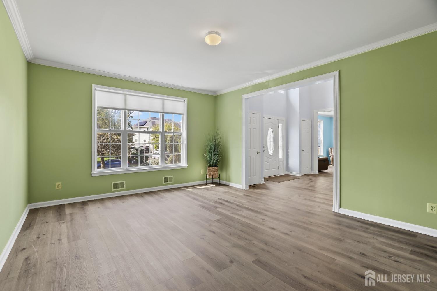 Marlboro, New Jersey, 07751, United States, 5 Bedrooms Bedrooms, ,3 BathroomsBathrooms,Residential,For Sale,1975938