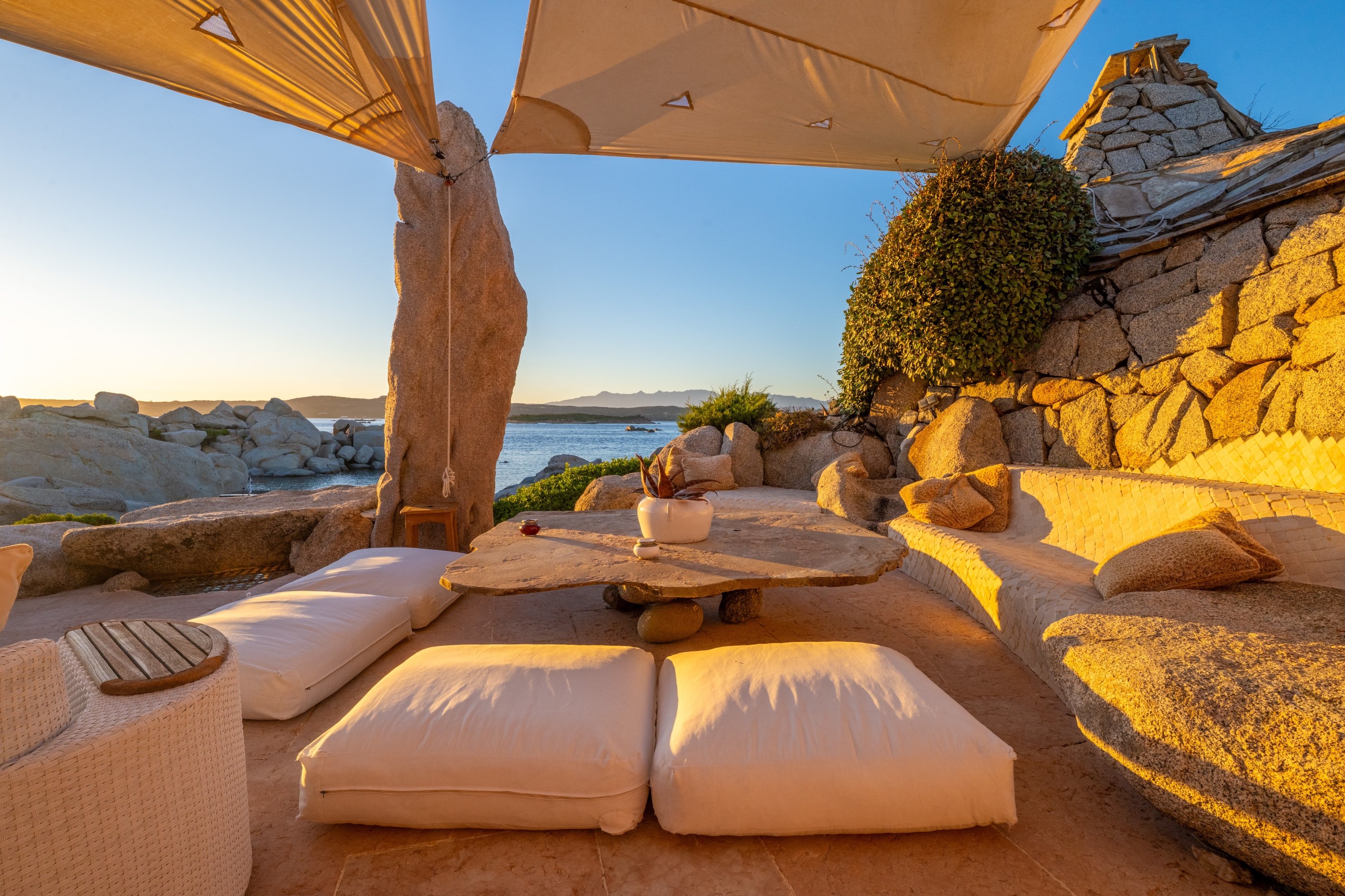  SALE : Waterfront property - Private cove - Architect Savin Couelle - Ile de Ca… - 物件實景