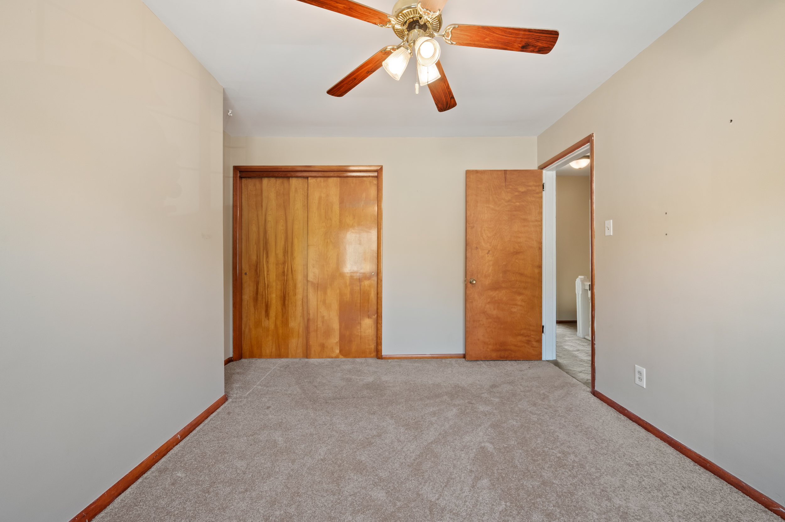  444 Russellwood Avenue, McKees Rocks, PA 15136 - 物件實景