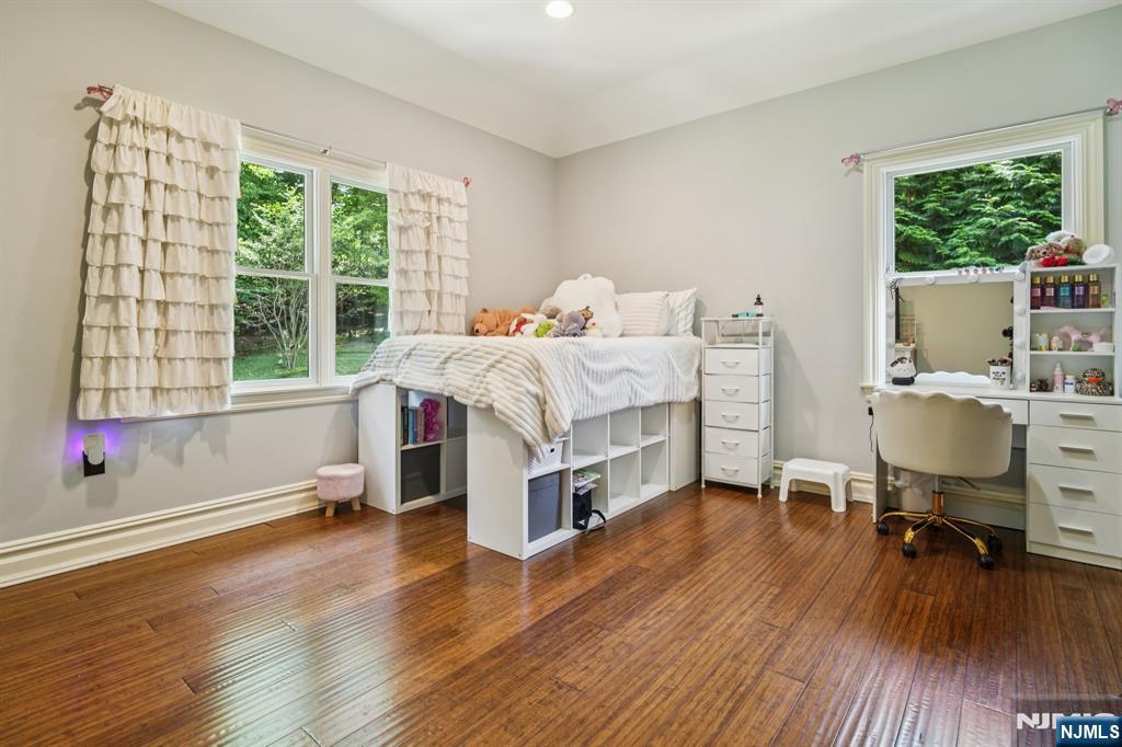 Oakland, New Jersey, 07436, United States, 5 Bedrooms Bedrooms, ,5 BathroomsBathrooms,Residential,For Sale,1907323