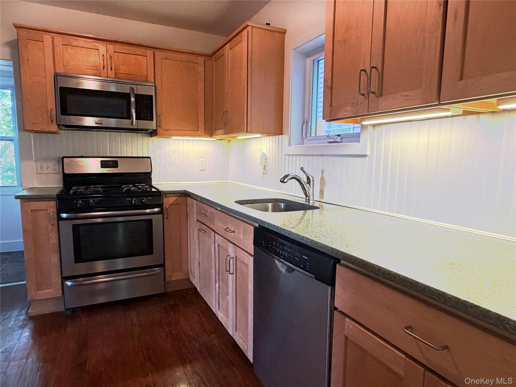  92 School Street, Oyster Bay, NY, 11771 - 物件實景