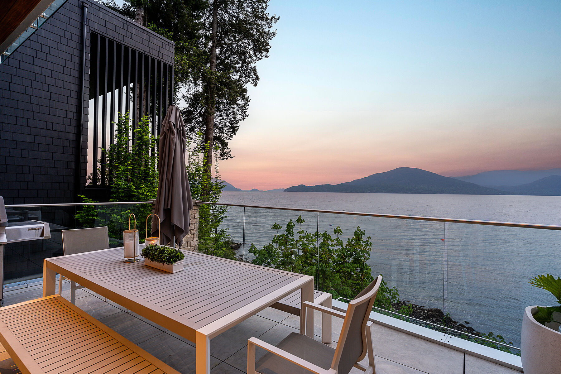  Amazing Waterfront Property - 物件實景