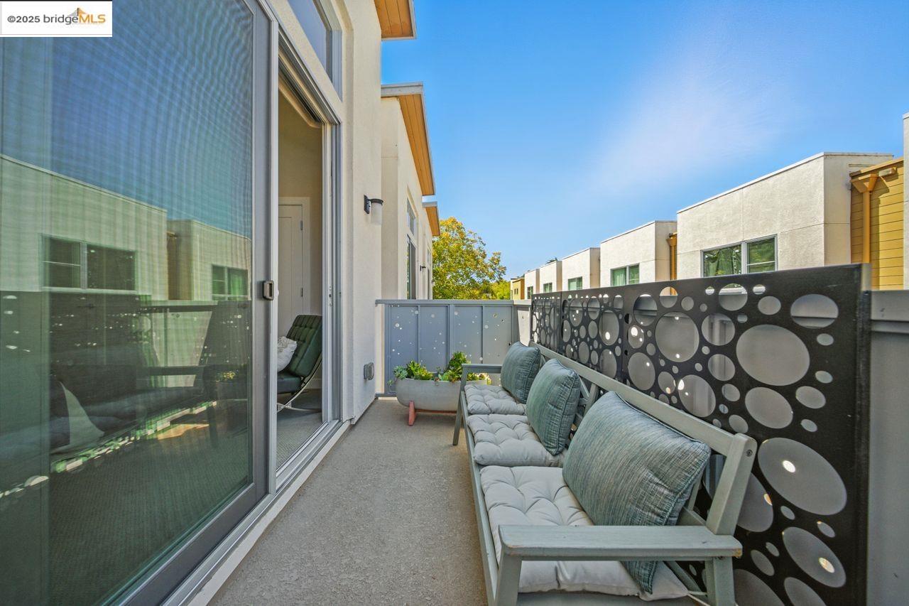 El Cerrito, California, 94530, United States, 3 Bedrooms Bedrooms, ,3 BathroomsBathrooms,Residential,For Sale,1942255