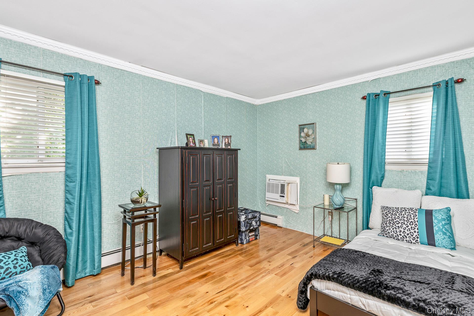 Shoreham, New York, 11786, United States, 3 Bedrooms Bedrooms, ,2 BathroomsBathrooms,Residential,For Sale,1908697