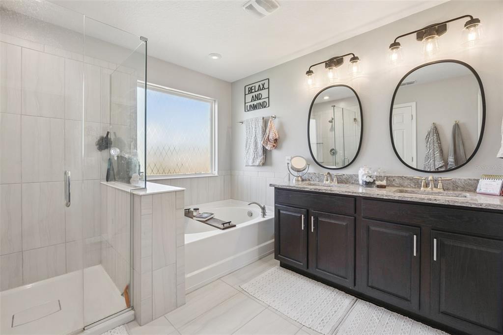 Ocoee, Florida, 34761, United States, 4 Bedrooms Bedrooms, ,3 BathroomsBathrooms,Residential,For Sale,1981980