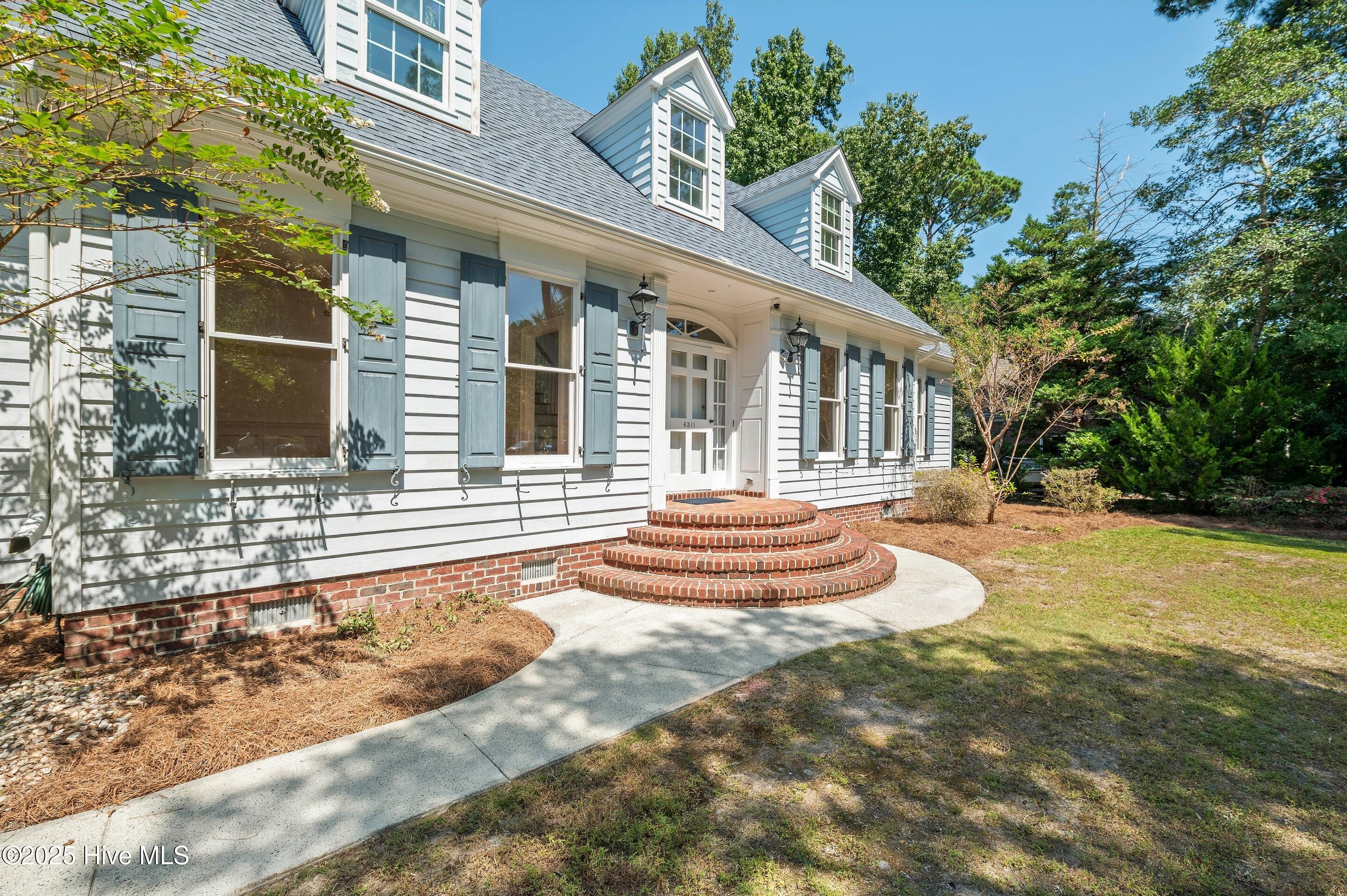 Wilmington, North Carolina, 28409, United States, 3 Bedrooms Bedrooms, ,4 BathroomsBathrooms,Residential,For Sale,1942177