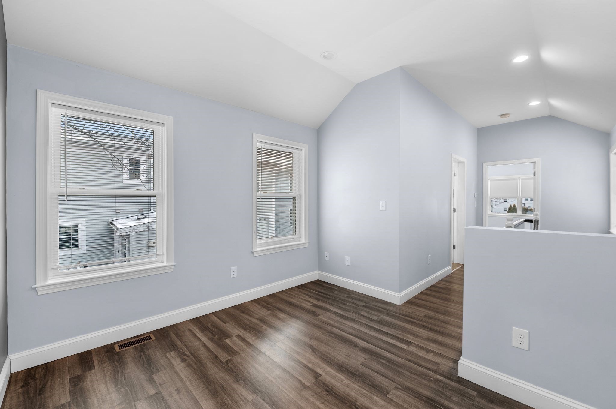 Revere, Massachusetts, 02151, United States, 2 Bedrooms Bedrooms, ,3 BathroomsBathrooms,Residential,For Sale,2008626