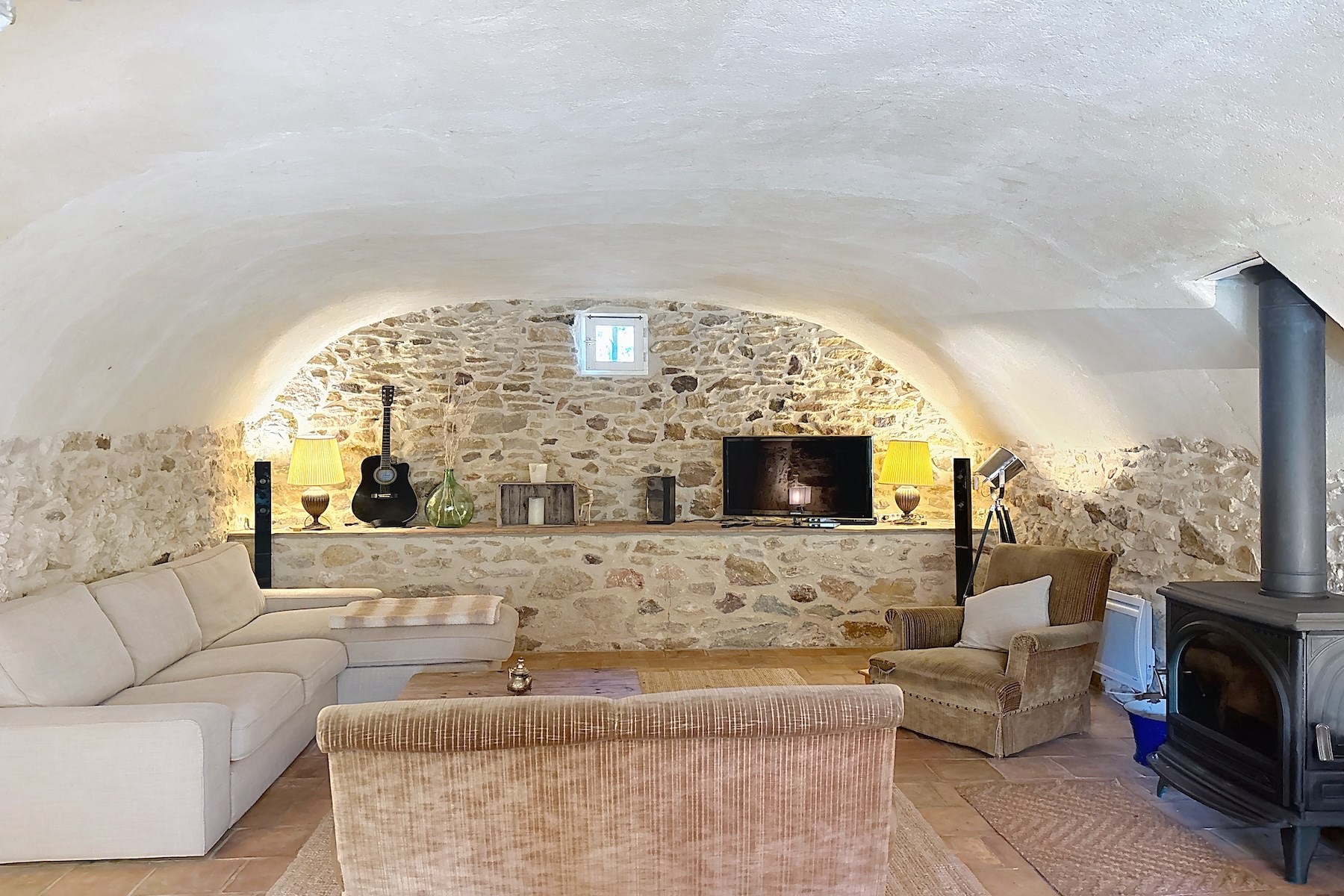  Elegant 17th-Century Stone Estate with Pool and Landscaped Grounds - 物件實景