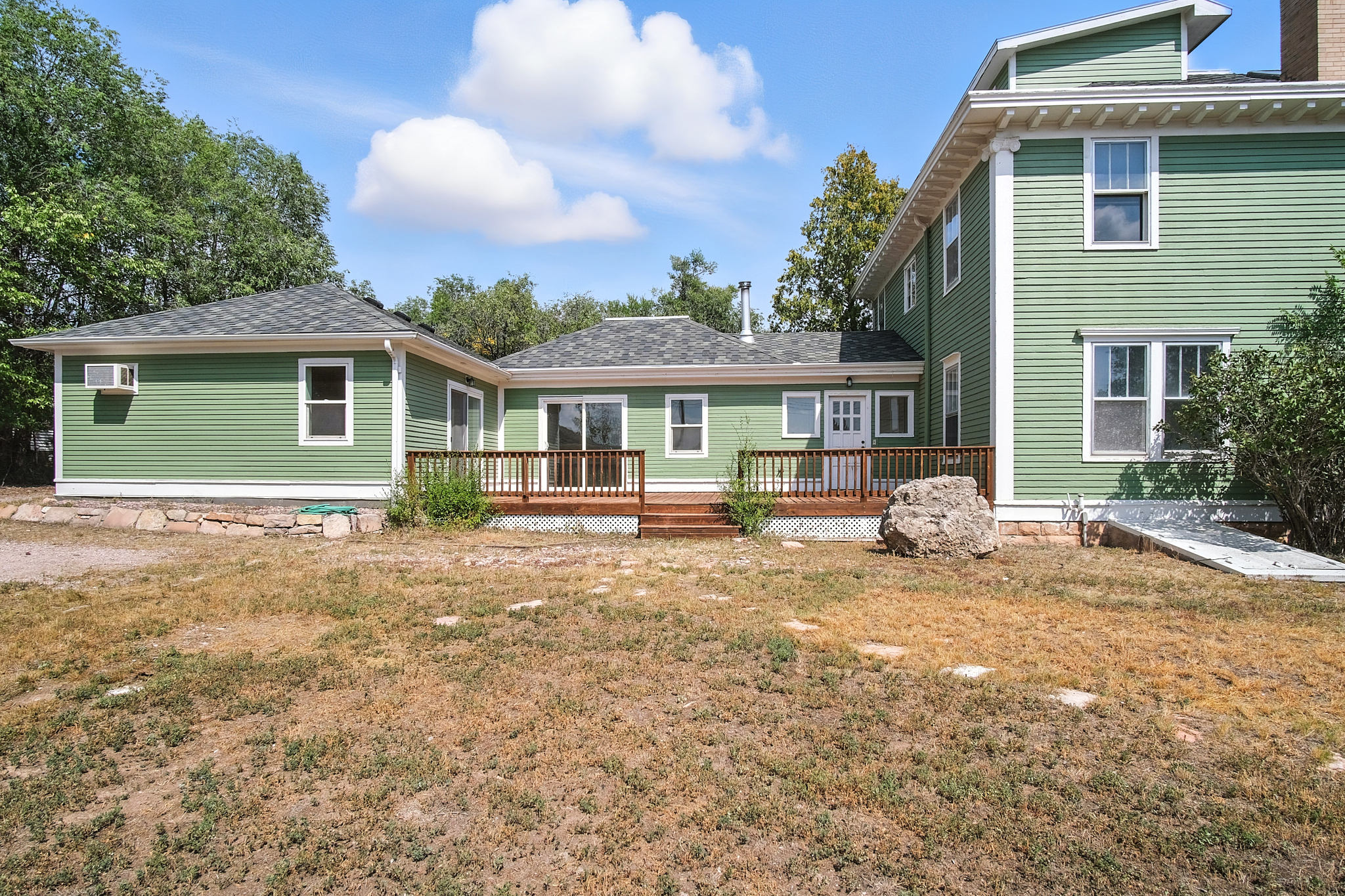 Hot Springs, South Dakota, 57747, United States, 5 Bedrooms Bedrooms, ,4 BathroomsBathrooms,Residential,For Sale,1983319