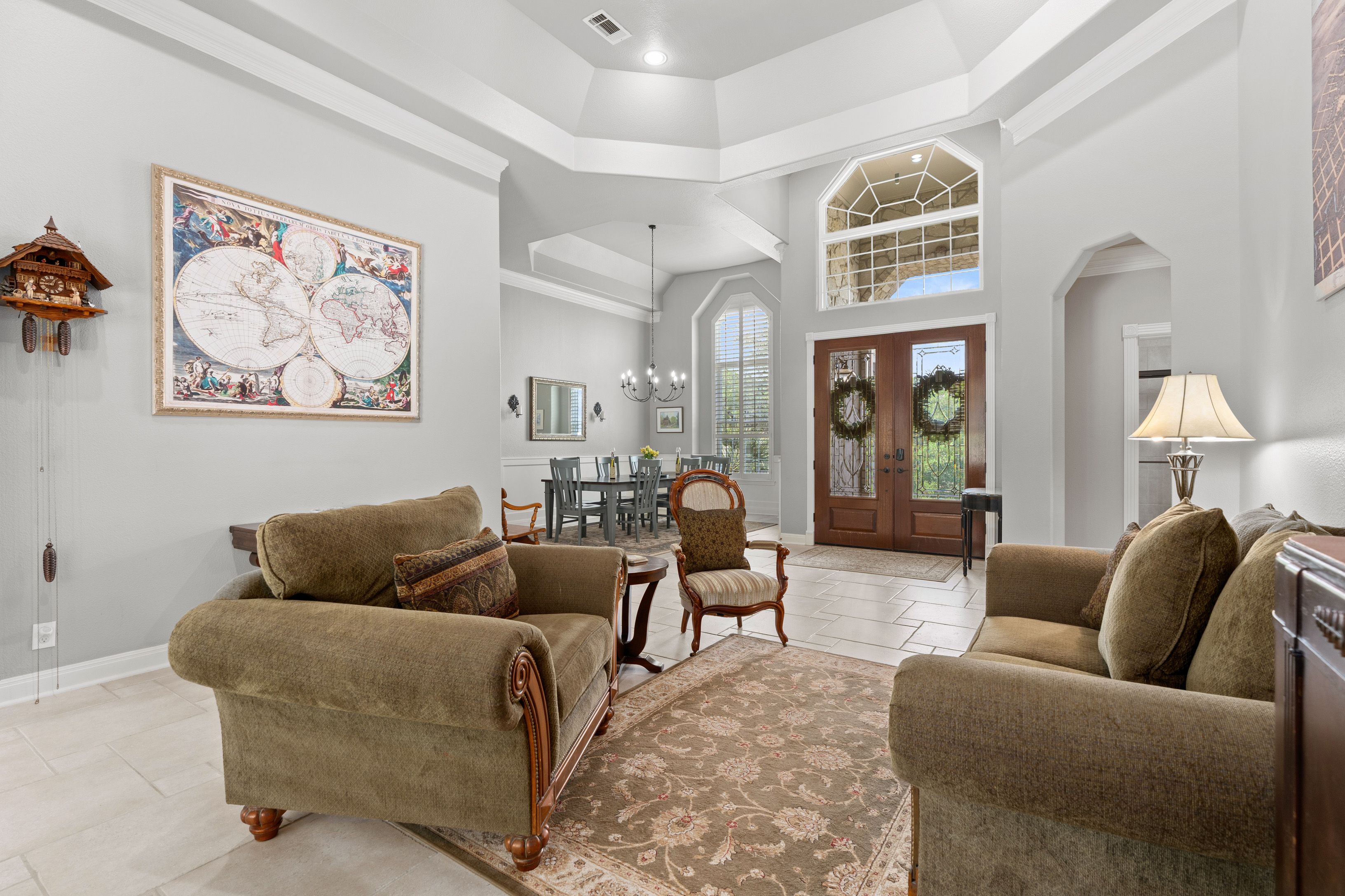  Spacious Estate with Poolside Views - 物件實景