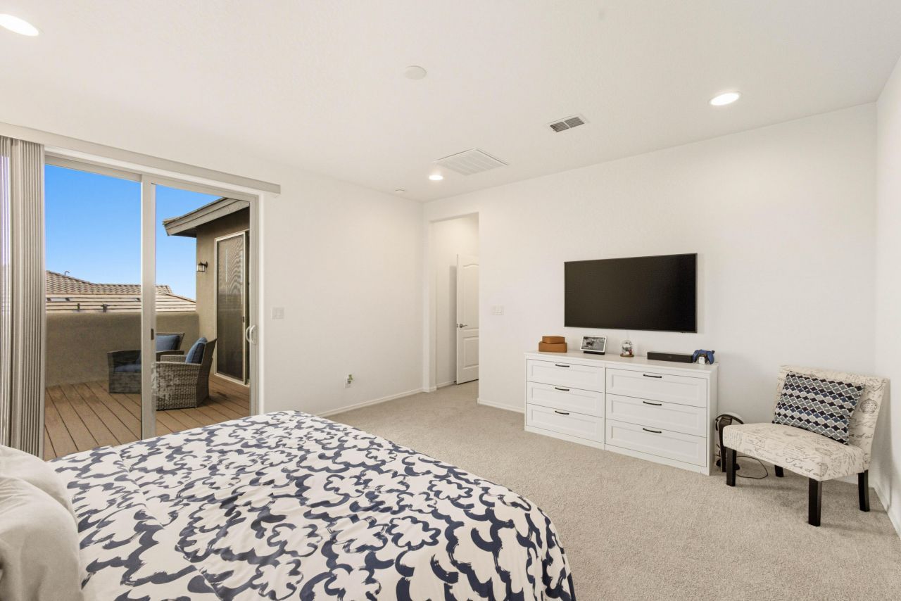 Albuquerque, New Mexico, 87120, United States, 5 Bedrooms Bedrooms, ,4 BathroomsBathrooms,Residential,For Sale,1957910