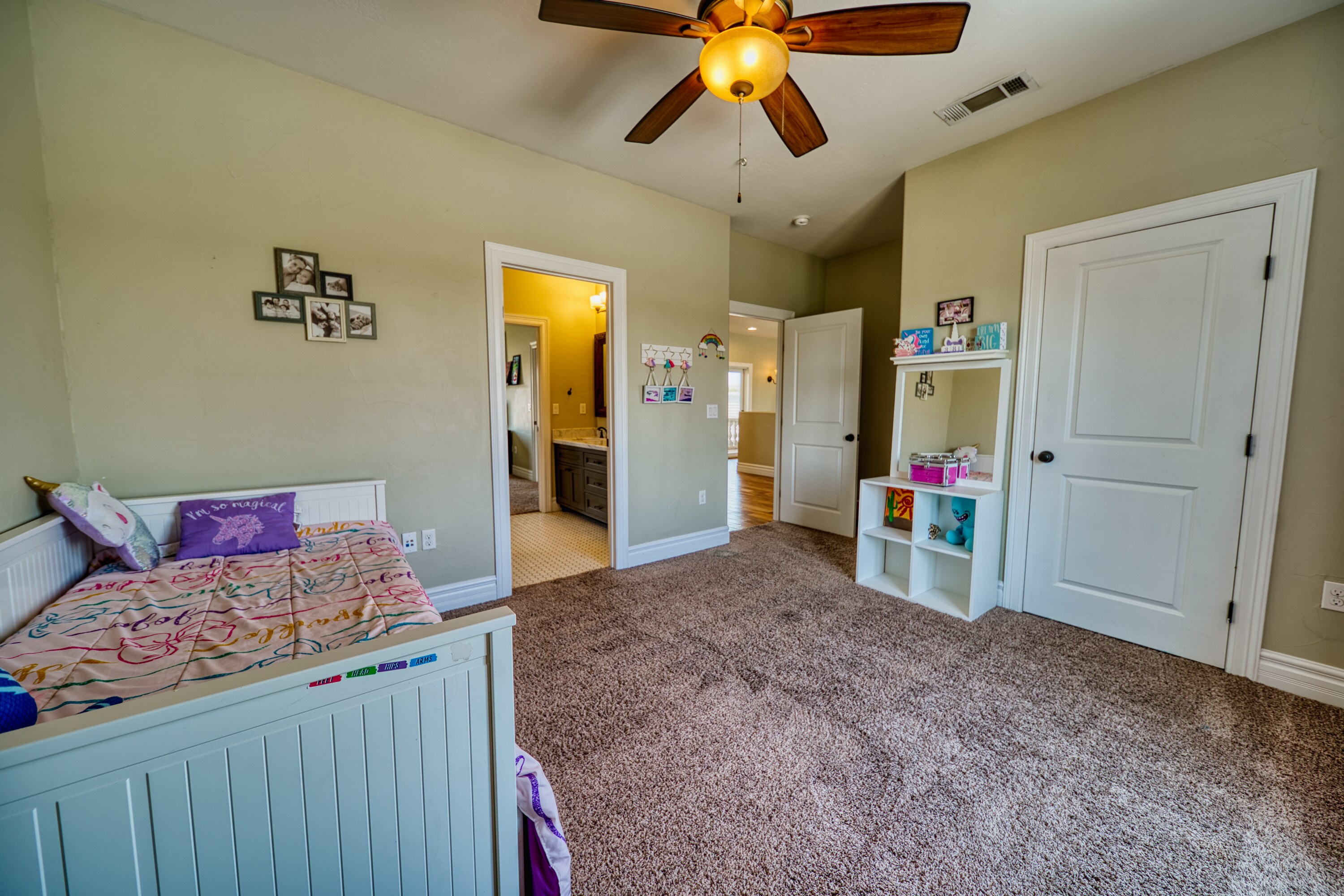 Carlsbad, New Mexico, 88220, United States, 5 Bedrooms Bedrooms, ,4 BathroomsBathrooms,Residential,For Sale,1974334