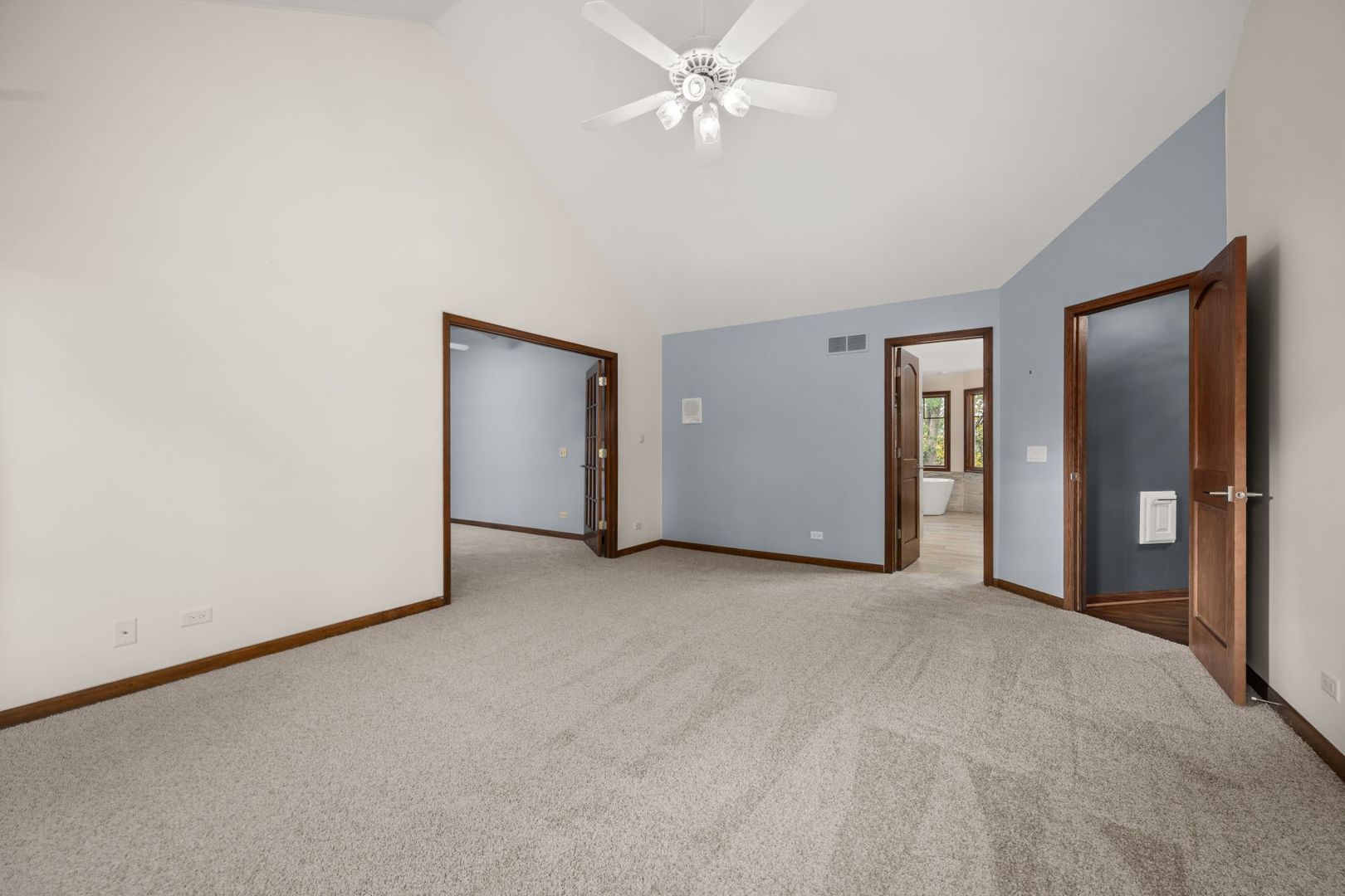 West Chicago, Illinois, 60185, United States, 4 Bedrooms Bedrooms, ,4 BathroomsBathrooms,Residential,For Sale,1991101