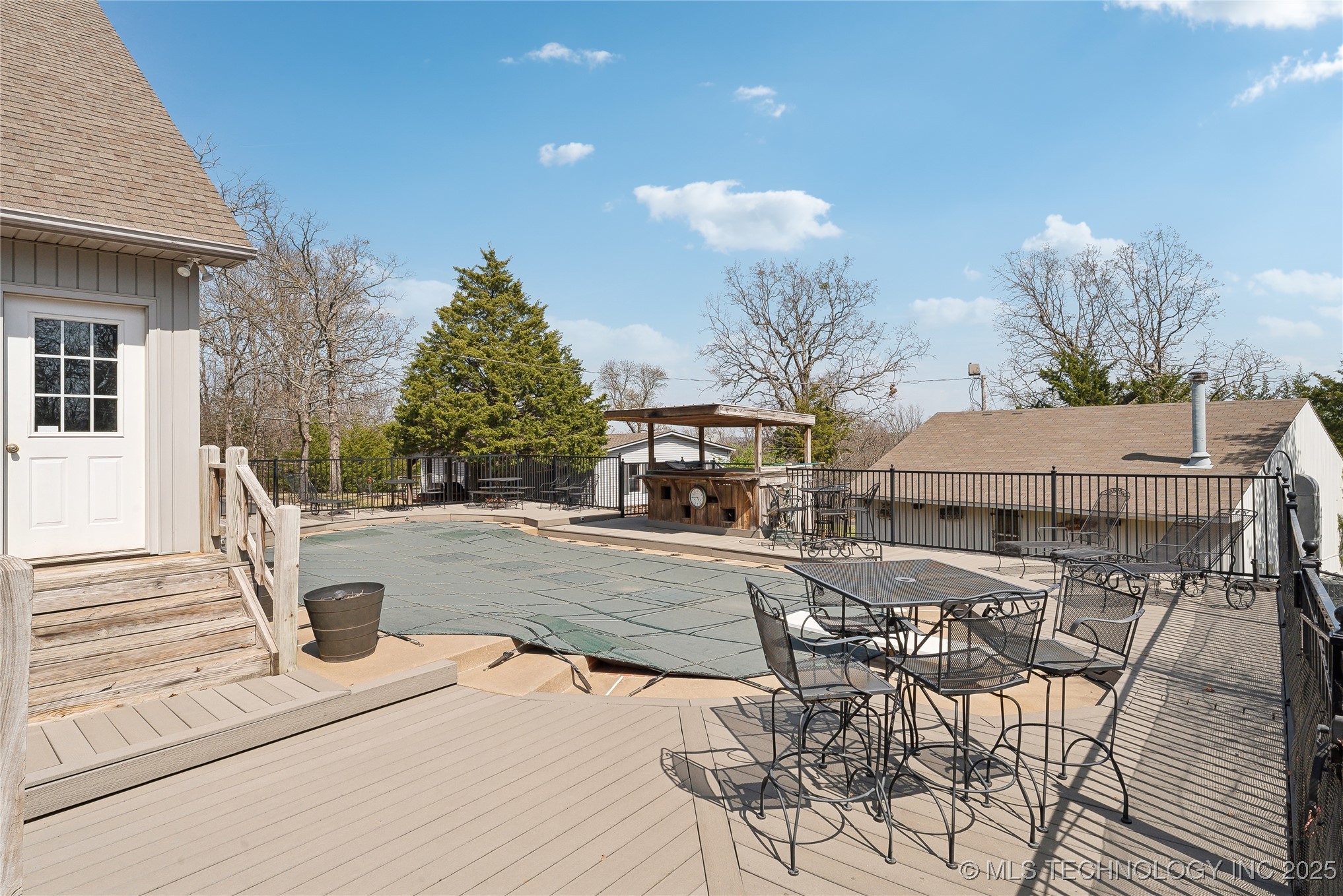 Cookson, Oklahoma, 74427, United States, 6 Bedrooms Bedrooms, ,6 BathroomsBathrooms,Residential,For Sale,1751718