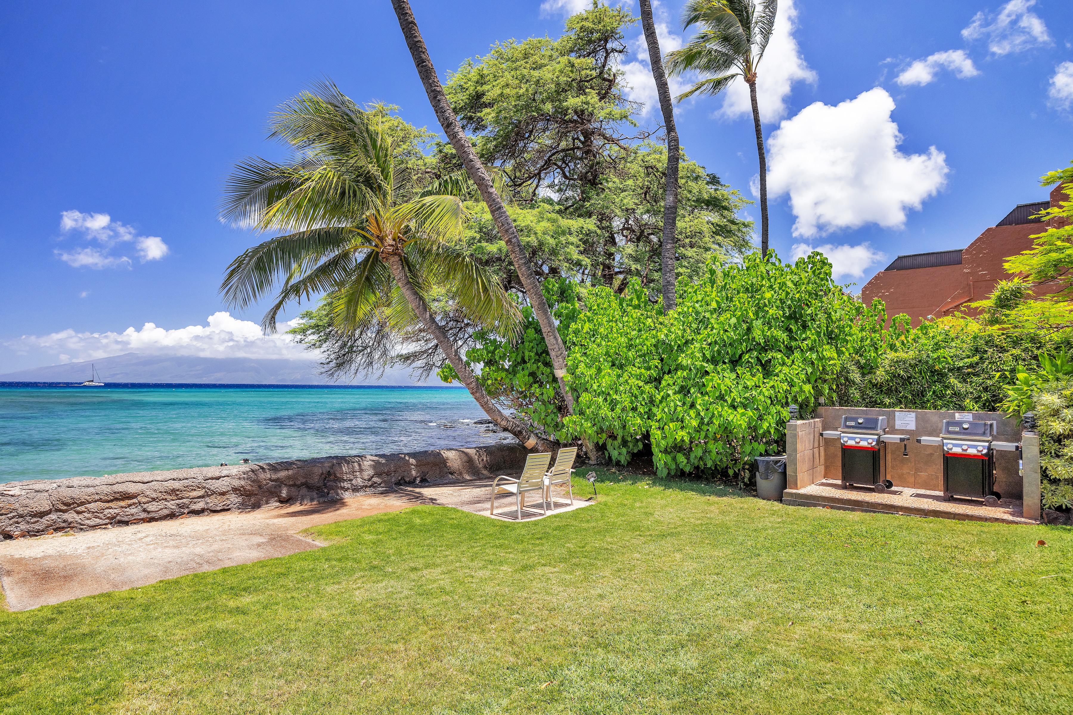  Direct oceanfront, beautiful remodeled 2 bedroom, lanai dining, furnished - 物件實景