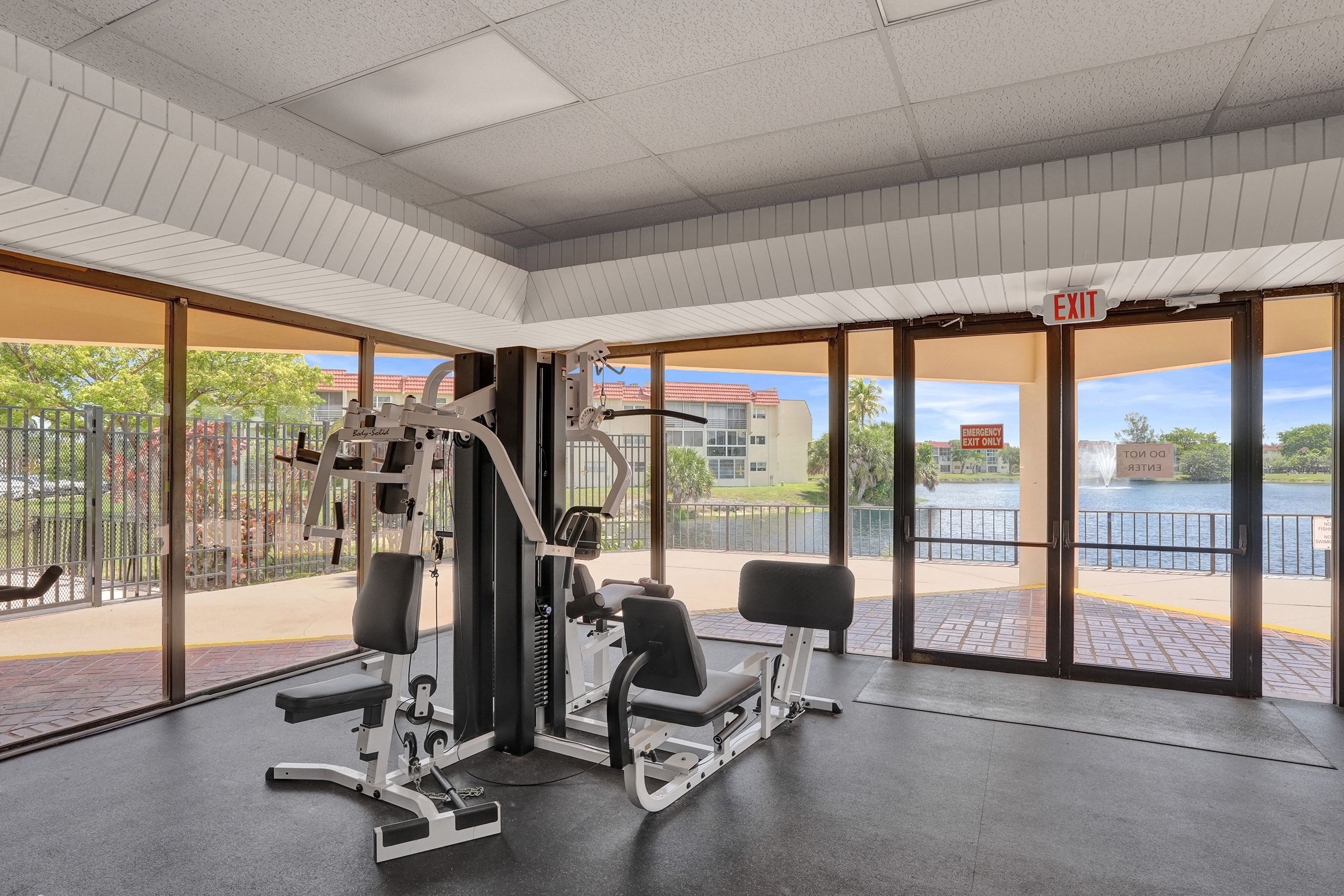  2651 Sunrise Lakes Drive E, Sunrise, FL, 33322 - 物件實景