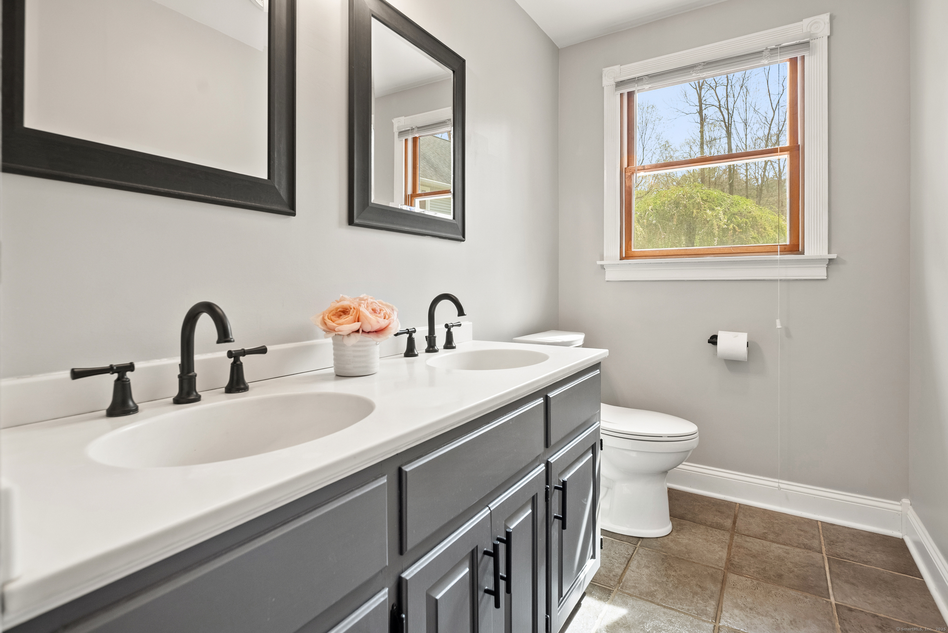 Somers, Connecticut, 06071, United States, 4 Bedrooms Bedrooms, ,4 BathroomsBathrooms,Residential,For Sale,1927442