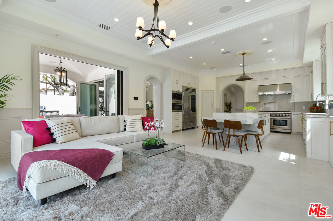 Santa Monica, California, 90402, United States, 5 Bedrooms Bedrooms, ,7 BathroomsBathrooms,Residential,For Sale,1838170
