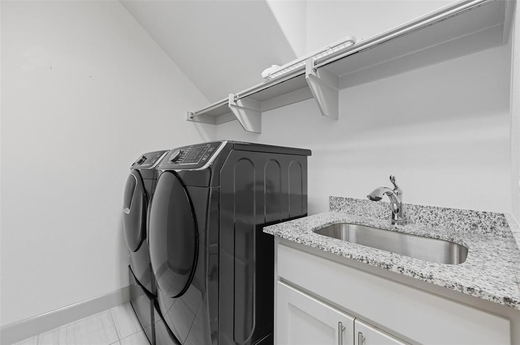 Arlington, Texas, 76005, United States, 4 Bedrooms Bedrooms, ,4 BathroomsBathrooms,Residential,For Sale,1963930