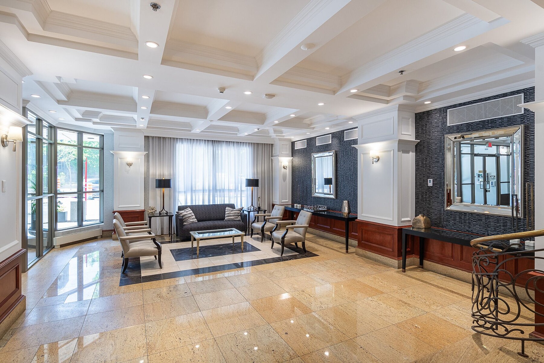  Luxurious Expansive Condo - 物件實景