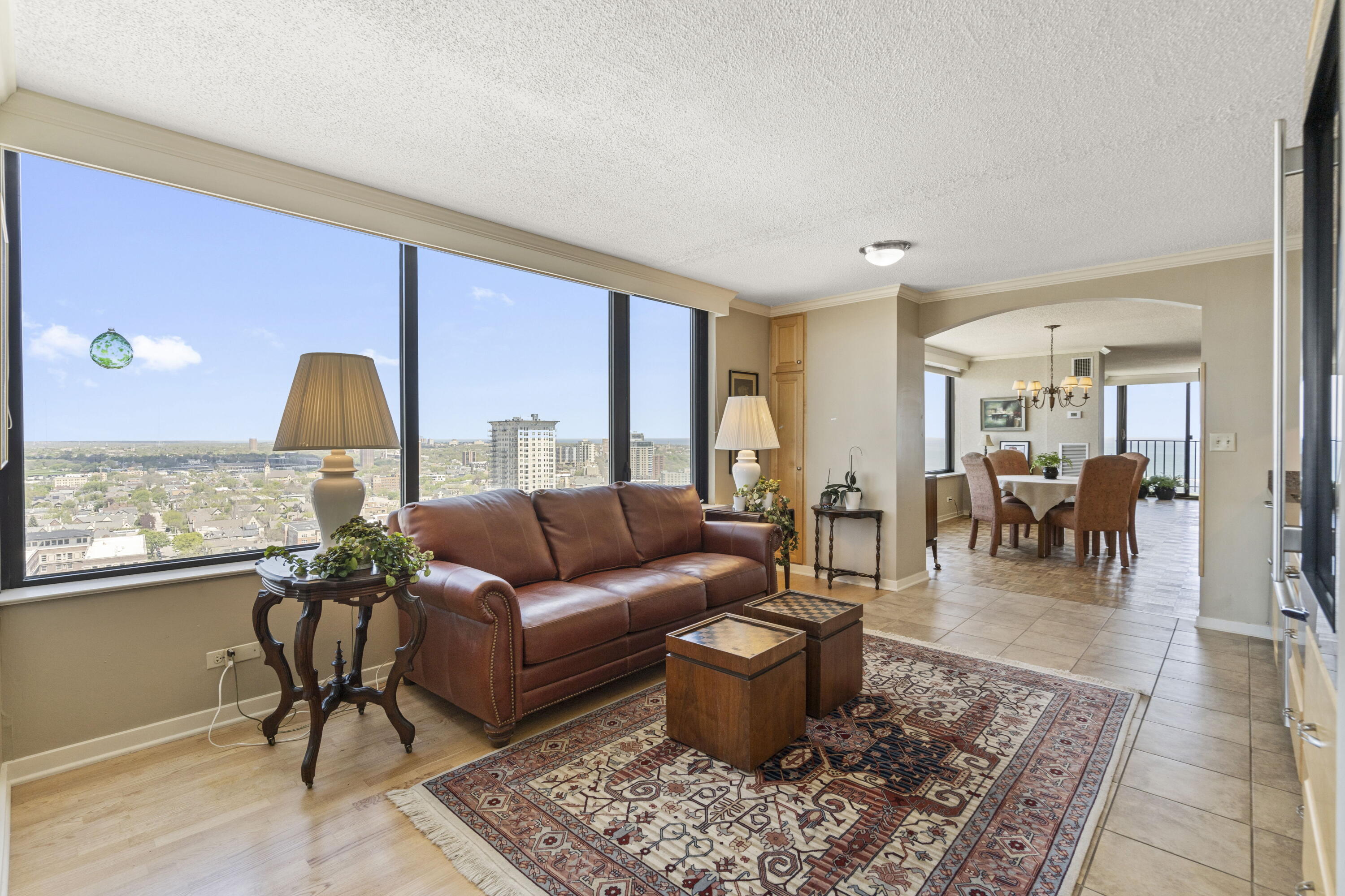Milwaukee, Wisconsin, 53202, United States, 5 Bedrooms Bedrooms, ,5 BathroomsBathrooms,Residential,For Sale,1827277