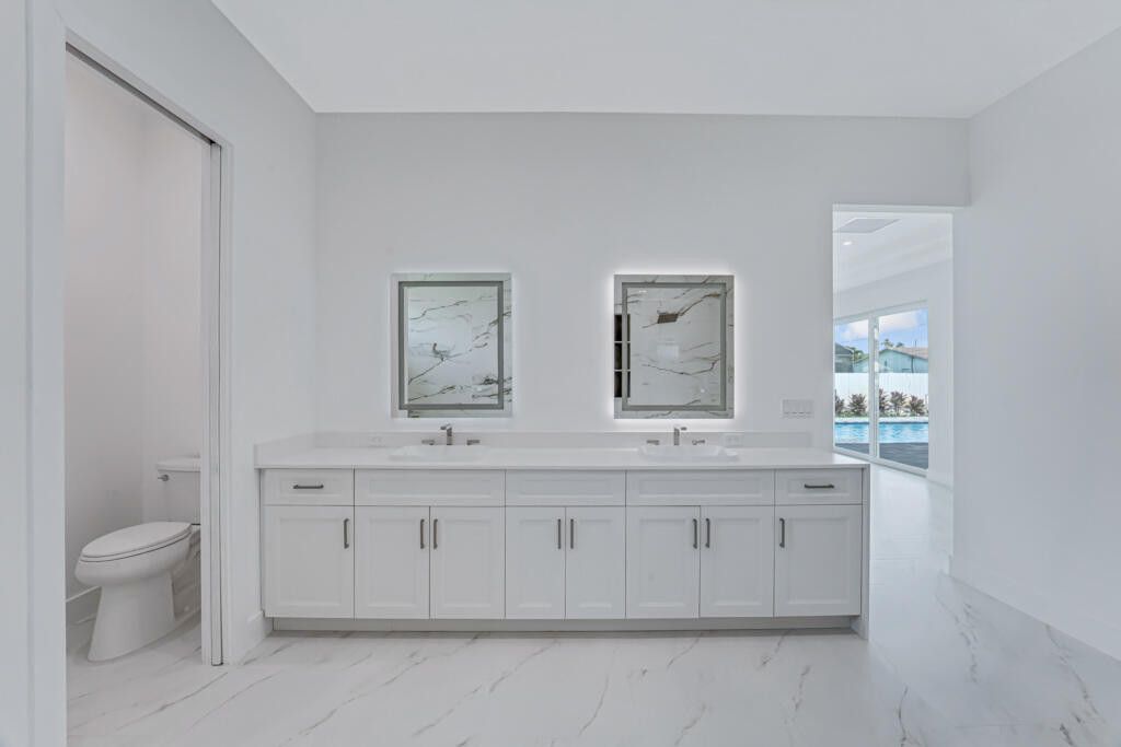 Lake Worth, Florida, 33467, United States, 5 Bedrooms Bedrooms, ,5 BathroomsBathrooms,Residential,For Sale,1982924