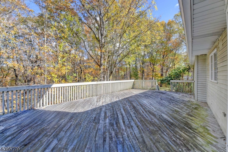 Kinnelon Boro, New Jersey, 07405, United States, 3 Bedrooms Bedrooms, ,3 BathroomsBathrooms,Residential,For Sale,1989629