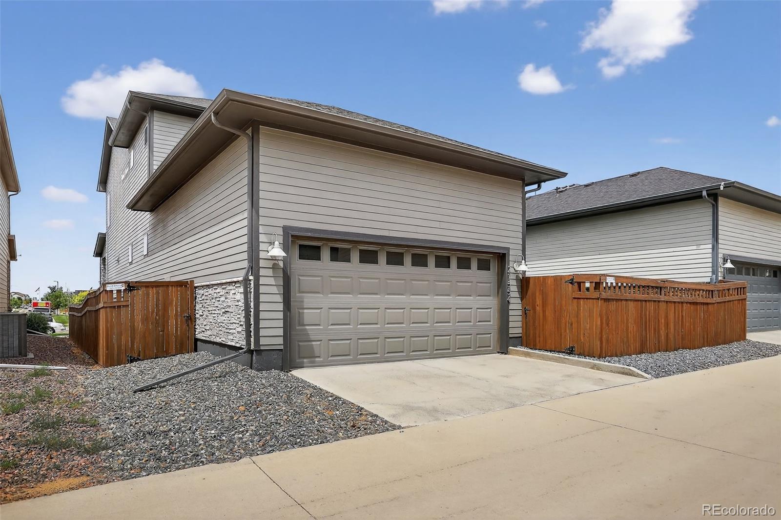 Aurora, Colorado, 80019, United States, 4 Bedrooms Bedrooms, ,3 BathroomsBathrooms,Residential,For Sale,1901325