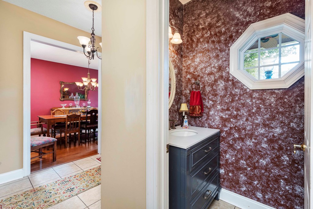 Salem, Alabama, 36874, United States, 4 Bedrooms Bedrooms, ,4 BathroomsBathrooms,Residential,For Sale,1947169