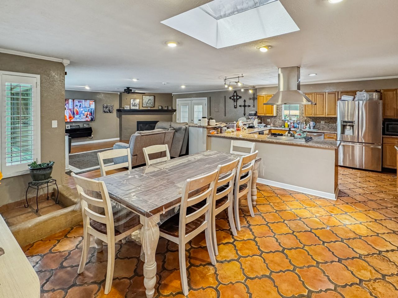 Carlsbad, New Mexico, 88220, United States, 4 Bedrooms Bedrooms, ,4 BathroomsBathrooms,Residential,For Sale,1980952