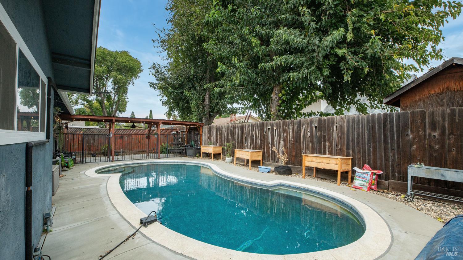 Vacaville, California, 95687, United States, 4 Bedrooms Bedrooms, ,2 BathroomsBathrooms,Residential,For Sale,1957766