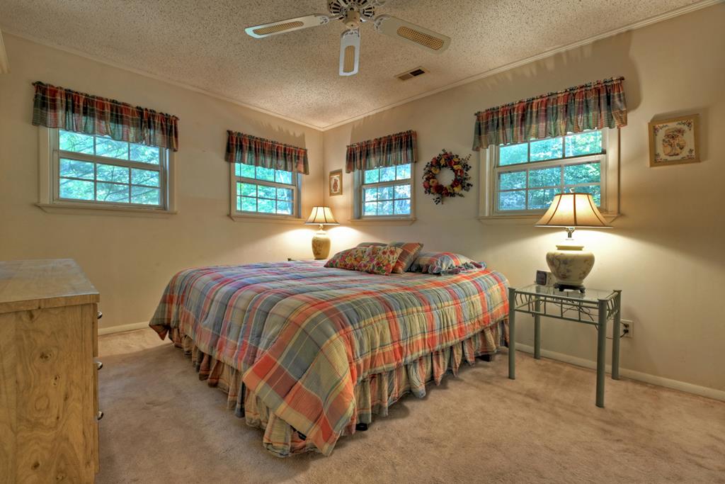 Blue Ridge, Georgia, 30513, United States, 4 Bedrooms Bedrooms, ,4 BathroomsBathrooms,Residential,For Sale,1859104