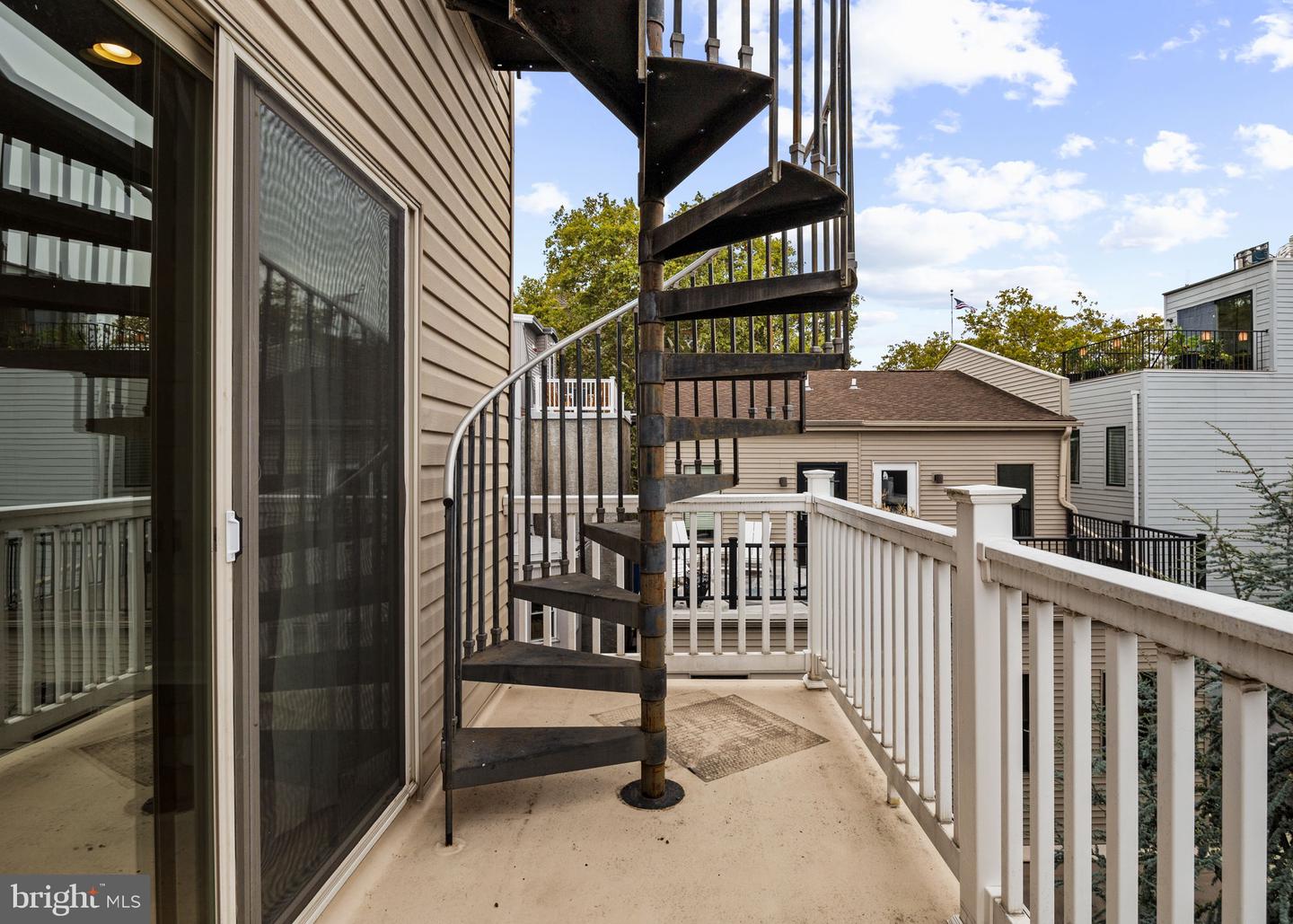 Philadelphia, Pennsylvania, 19146, United States, 3 Bedrooms Bedrooms, ,2 BathroomsBathrooms,Residential,For Sale,1949771