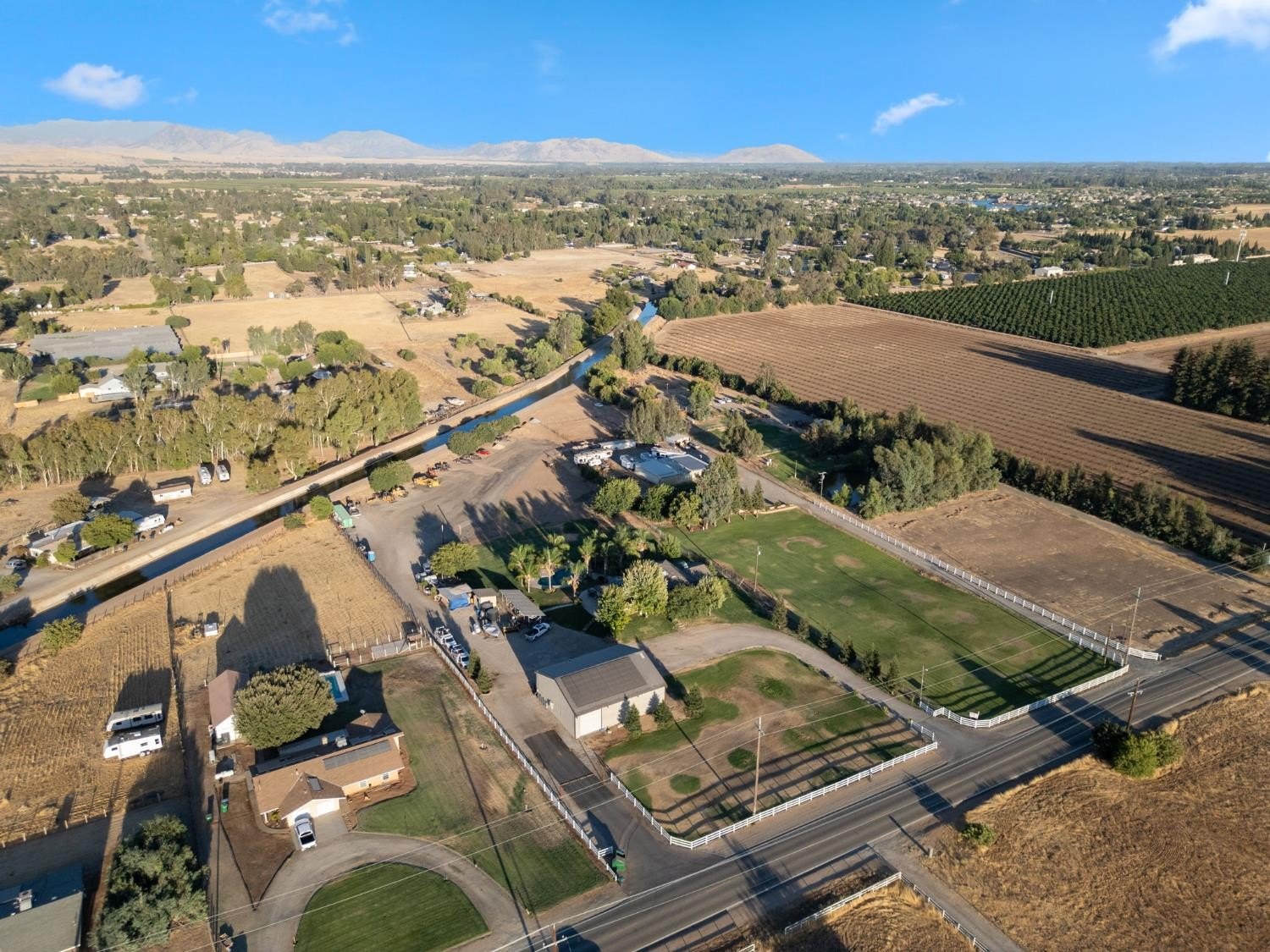 Clovis, California, 93619, United States, 4 Bedrooms Bedrooms, ,4 BathroomsBathrooms,Residential,For Sale,1924178
