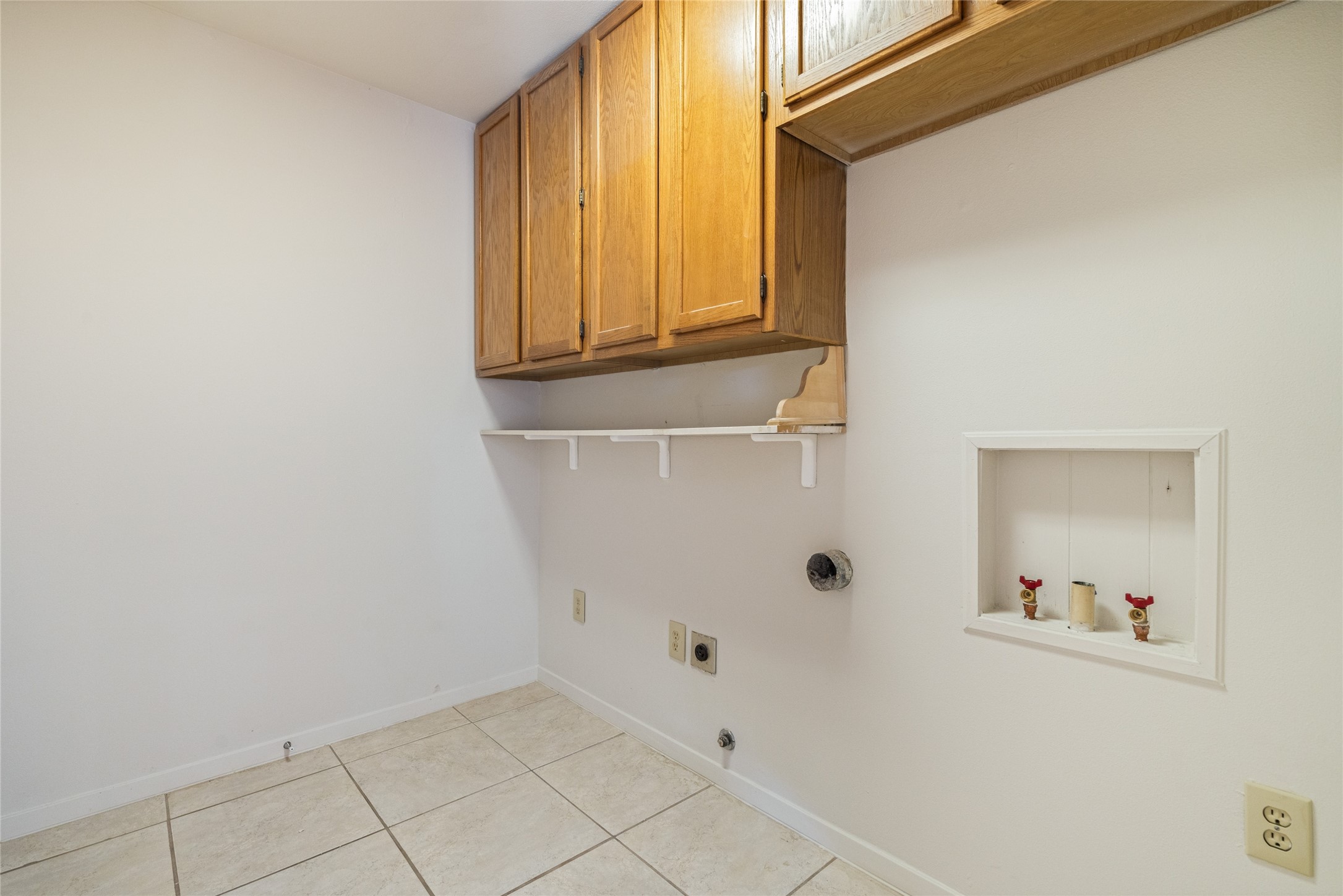 Dallas, Texas, 75244, United States, 4 Bedrooms Bedrooms, ,2 BathroomsBathrooms,Residential,For Sale,1991036