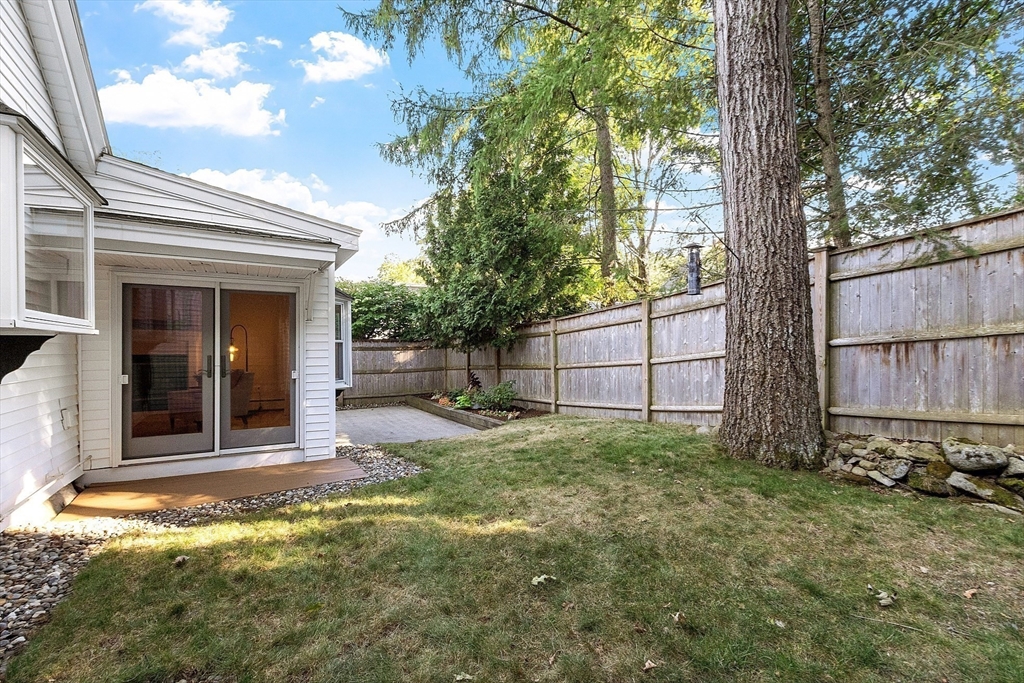 Andover, Massachusetts, 01810, United States, 2 Bedrooms Bedrooms, ,1 BathroomBathrooms,Residential,For Sale,1941591
