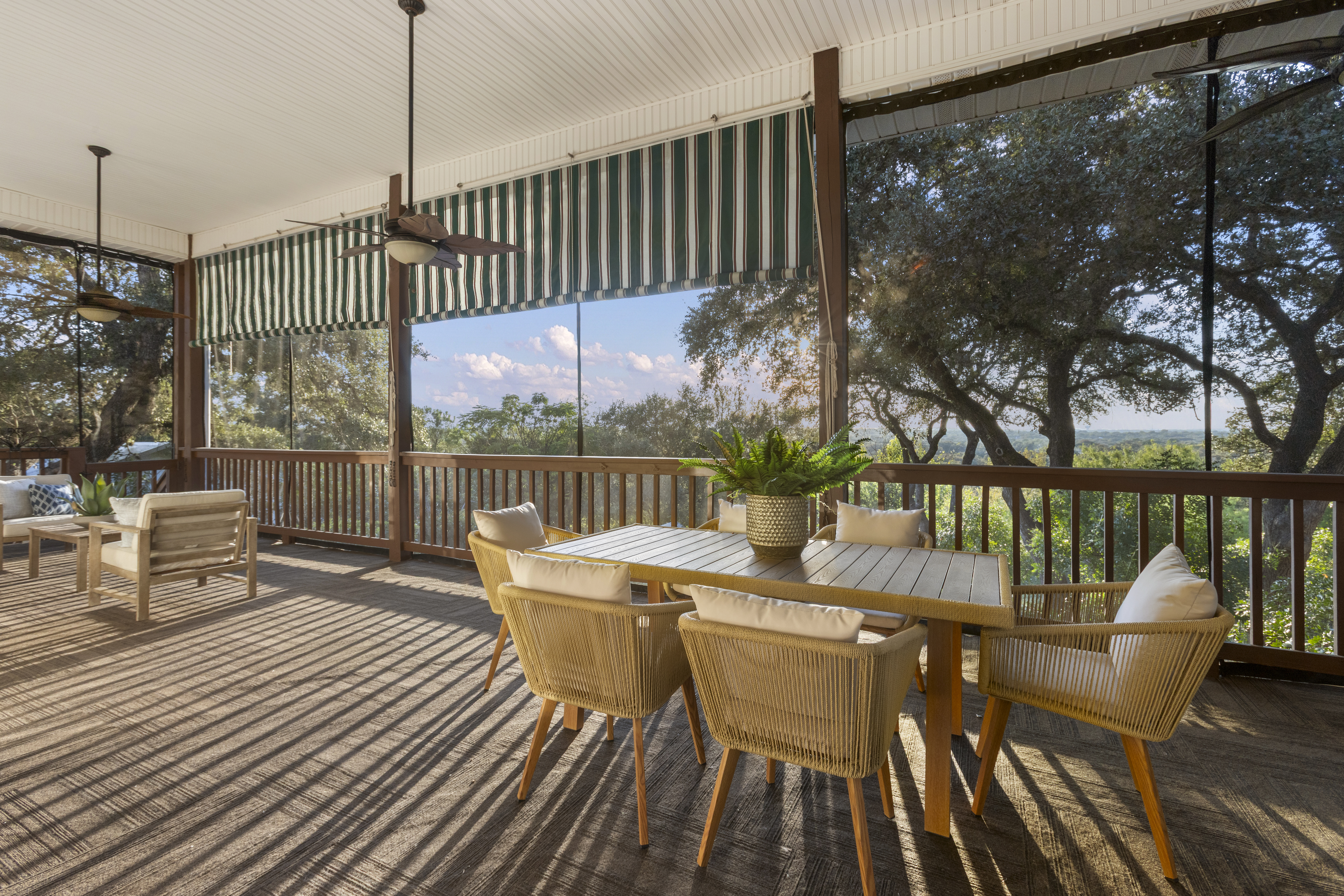  Elevated Living and Stunning Views - 物件實景