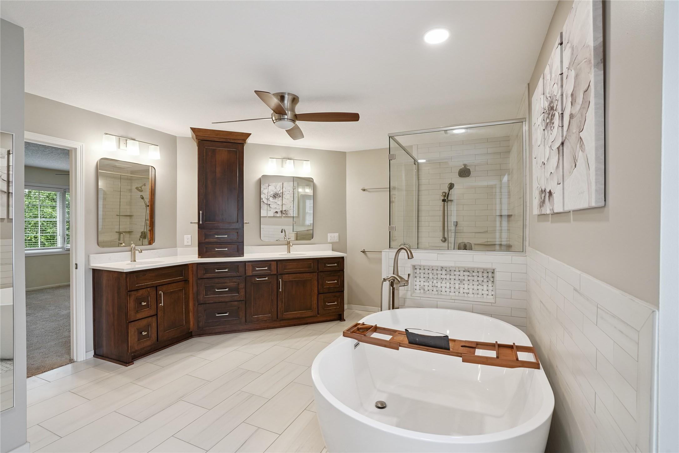 West Des Moines, Iowa, 50265, United States, 4 Bedrooms Bedrooms, ,5 BathroomsBathrooms,Residential,For Sale,1931268