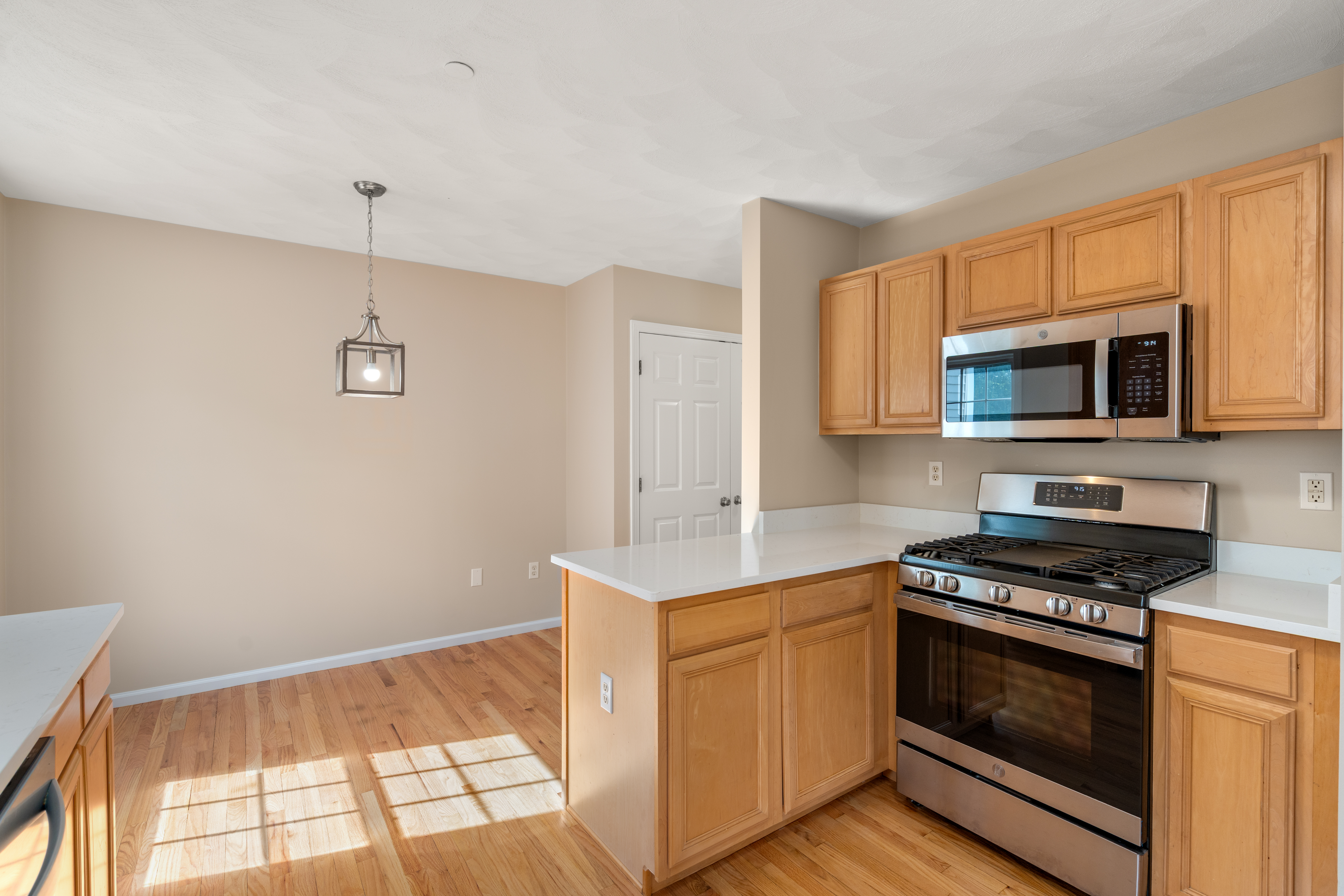  555 Main Street, Unit 6, Woburn, MA 01801 - 物件實景