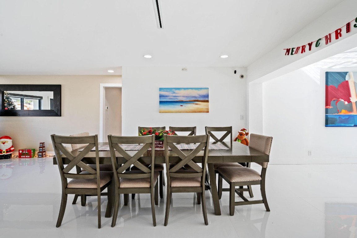 Hollywood, Florida, 33021, United States, 4 Bedrooms Bedrooms, ,2 BathroomsBathrooms,Residential,For Sale,2005930